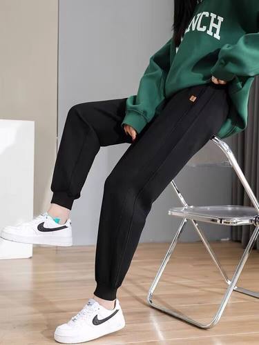 新款运动裤女宽松束脚显瘦休闲