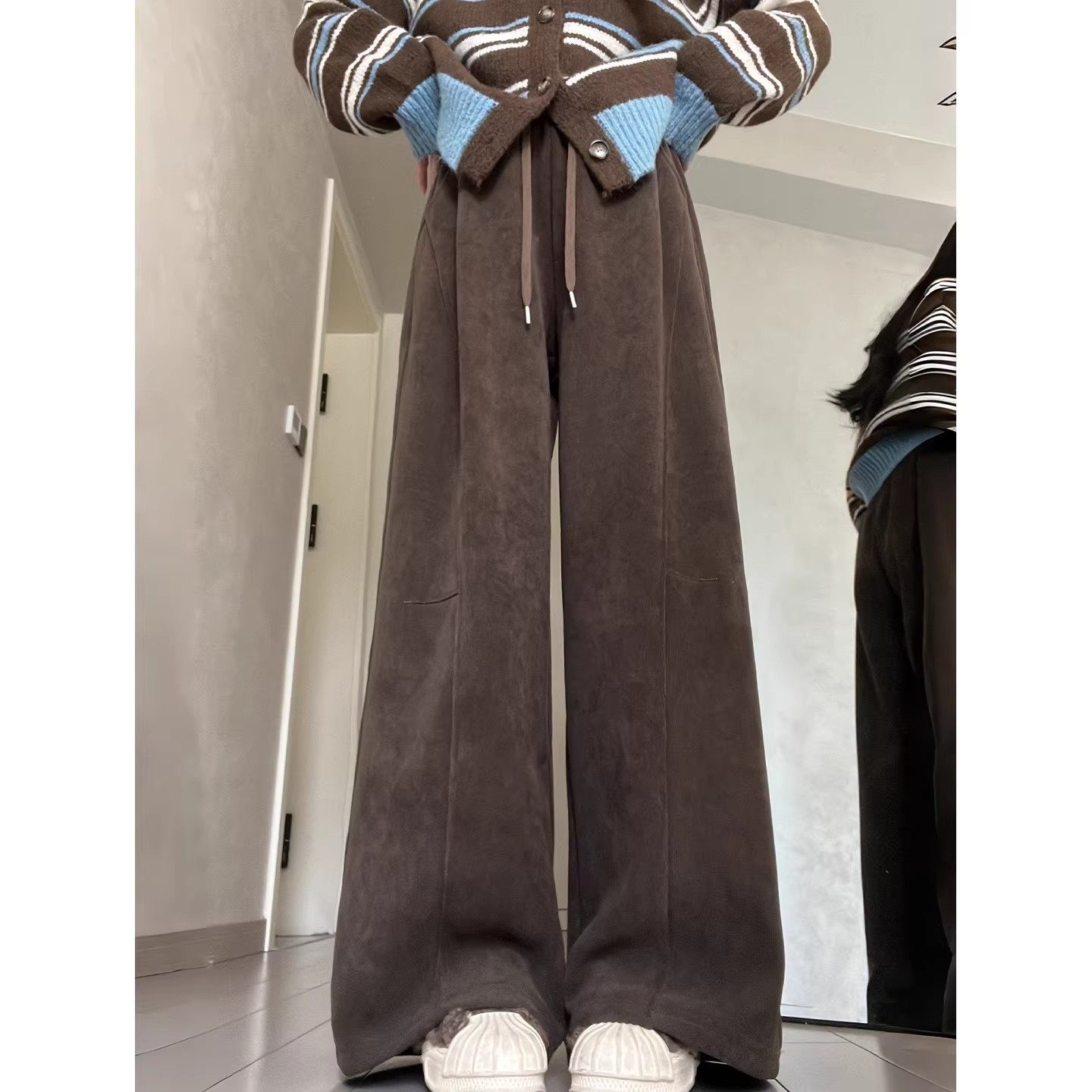 咖色灯芯绒阔腿裤女秋冬加绒小个子高腰显瘦运动宽松直筒休闲卫裤