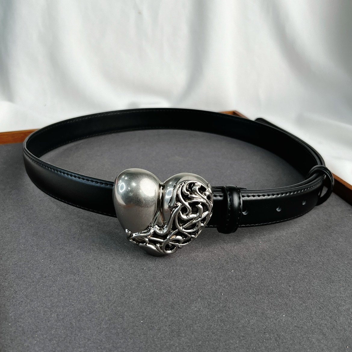 时尚街头y2k辣妹腰带镂空心形扣头二层牛皮皮带女搭配牛仔裤大衣,服饰配件/皮带/帽子/围巾,腰带/皮带/腰链,淘宝优惠券,粉丝福利购,淘宝优惠卷