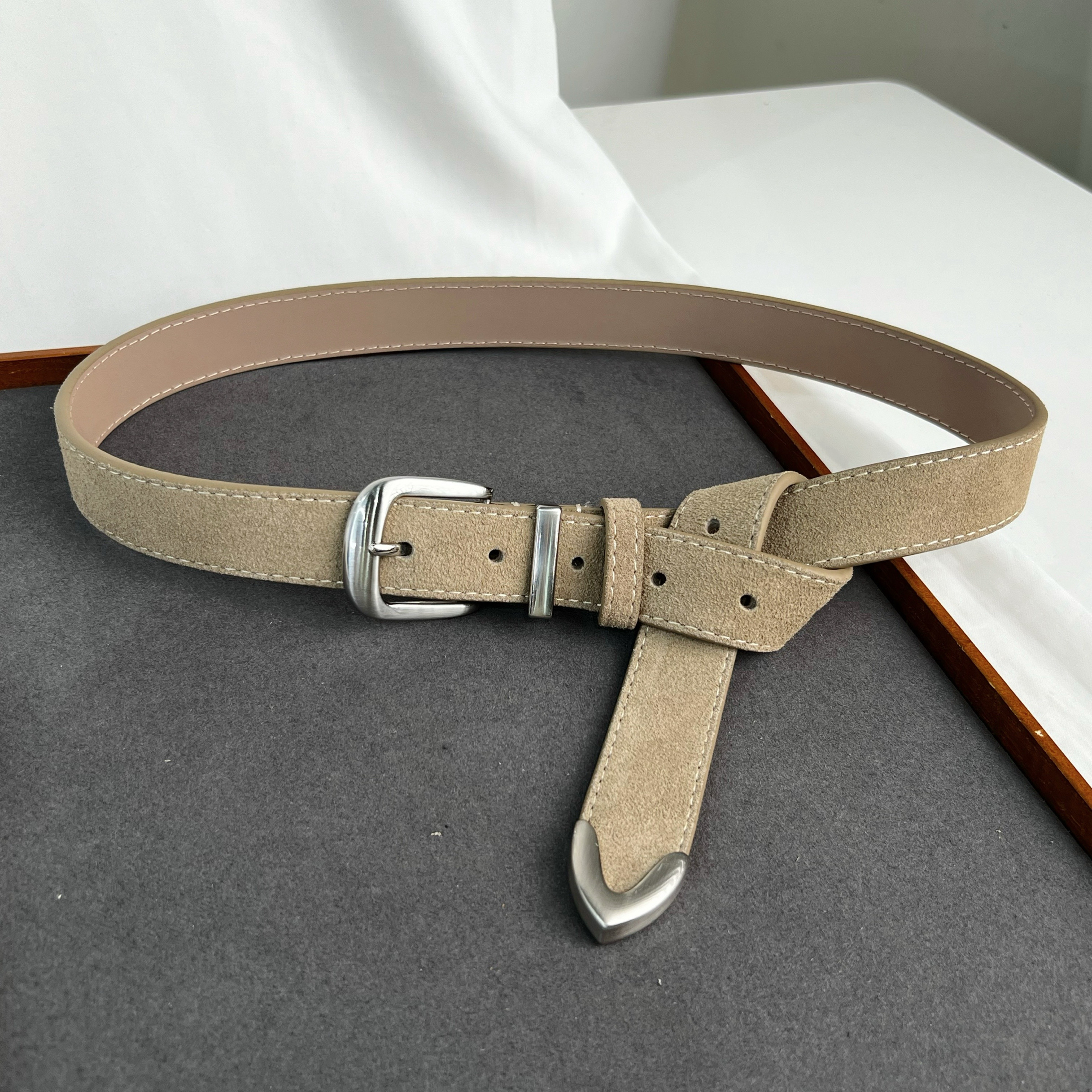 新款韩版高级感反绒腰带女仿麂皮绒二层牛皮皮带配休闲裤牛仔裤潮