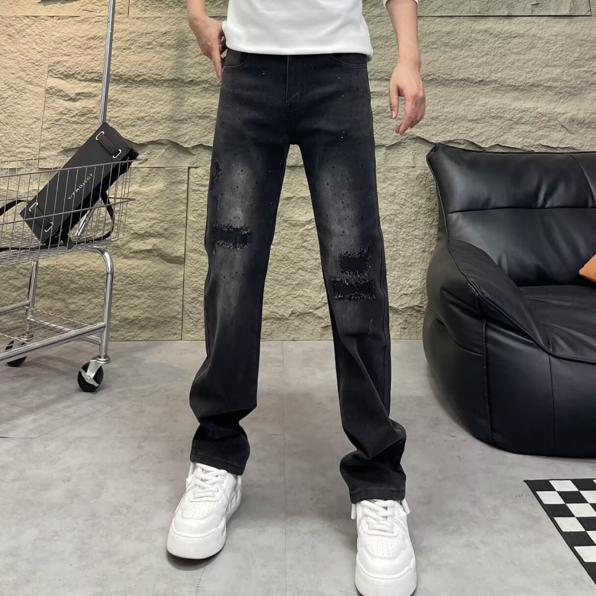 高端破洞补丁牛仔裤男黑灰色窄版图片