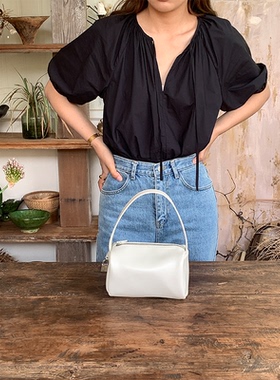 芝士商店~韩系白色慵懒风枕头包女通勤手提波士顿包包单肩腋下包