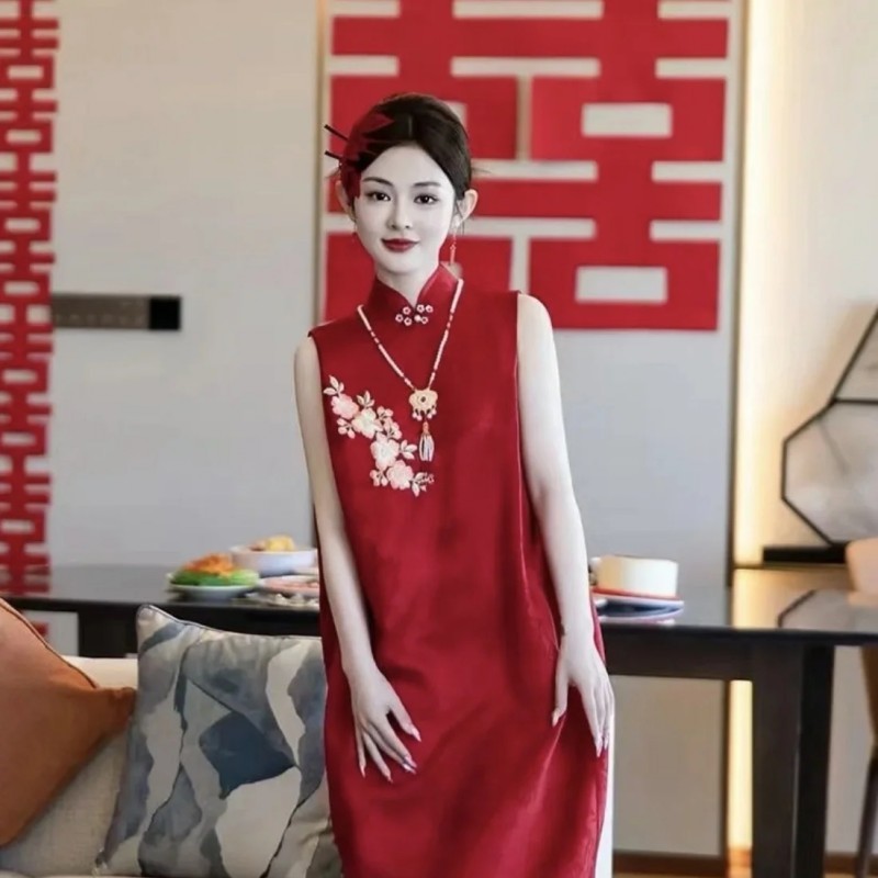 新中式晨袍女新娘订婚礼服