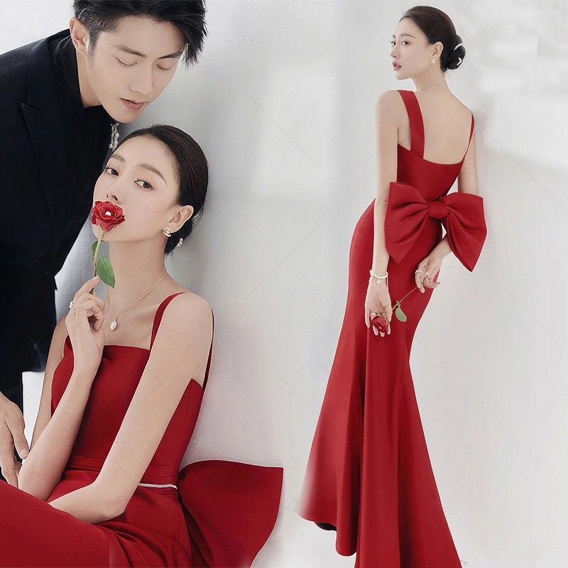 新款影楼主题服装旅拍时尚婚纱摄影情侣写真拍照露背鱼尾红色礼服