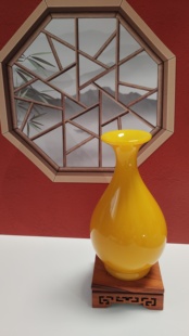 淄博特产，博山鸡油黄玉壶春花瓶高20余厘米，新房摆件，风水聚财