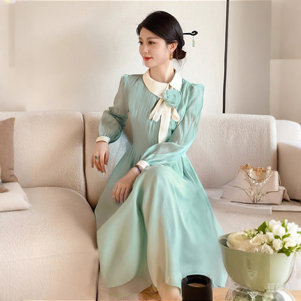 有里布小香风显白温柔风裙子2025新款春季收腰中长款连衣裙D0413