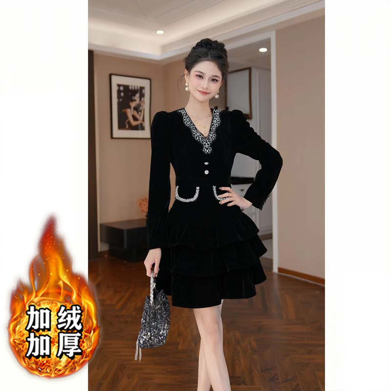 2025秋季新款加绒加厚 少女减龄风娃娃领长袖钻饰连衣裙LJ0188