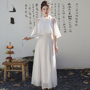 有里布2026夏季新款女简约露肩高腰显瘦时尚气质仙女连衣裙D8332