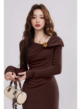 2026秋冬季新款蝴蝶长袖束腰打底裙子时尚别致斜领连衣裙D4318