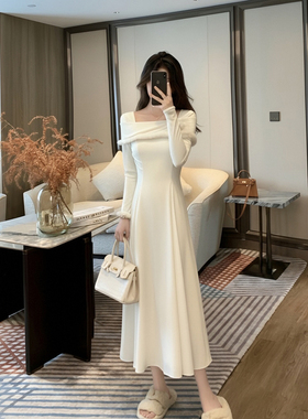 2025秋冬季新款千金风穿搭法式打底连衣裙时尚内搭毛衣裙D4124A