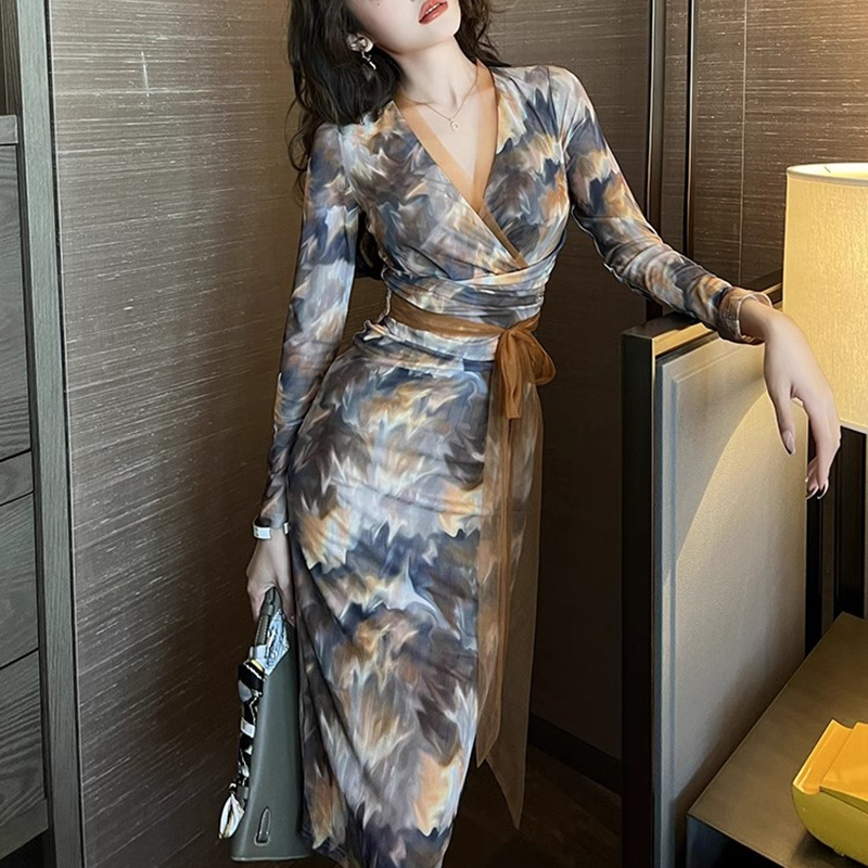 有里布温柔风系带茶歇连衣裙端庄优雅气质修身V领包臀裙女D0595