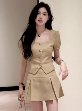 法式千金风套装2026夏新款气质修身方领百褶短裙两件套D1431
