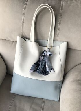 欧美杂志白蓝拼色软皮慵懒风女包
