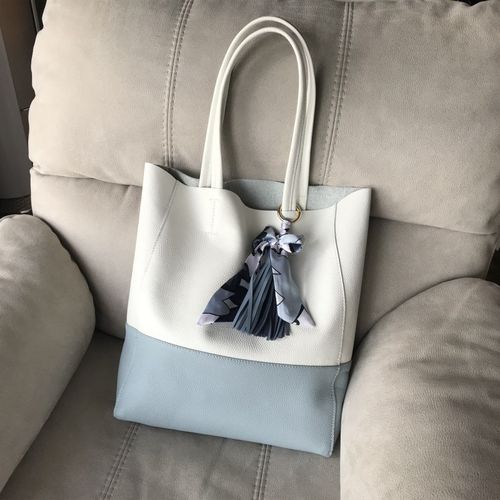 欧美杂志白蓝拼色软皮慵懒风女包