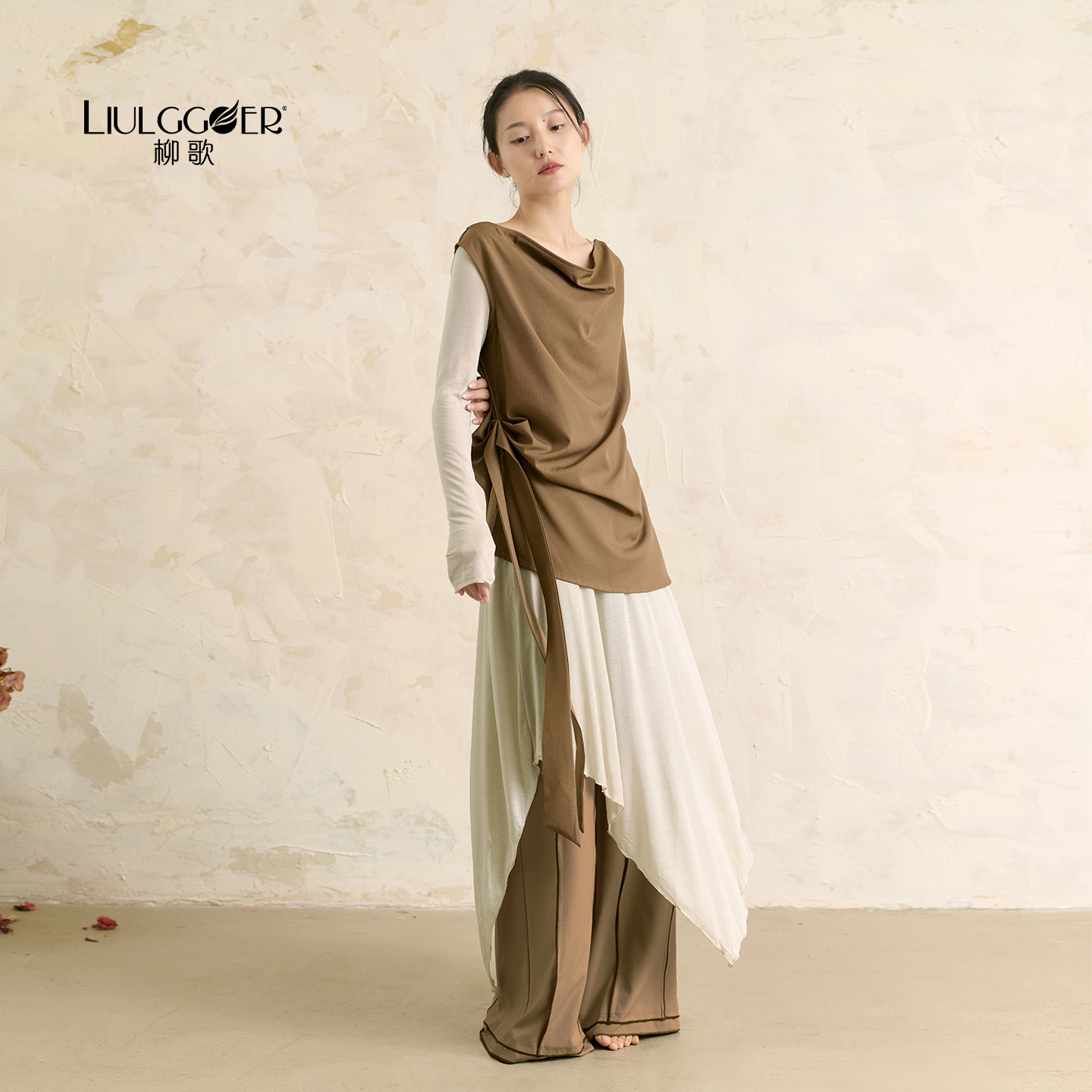 柳歌现代舞蹈服女练功服套装