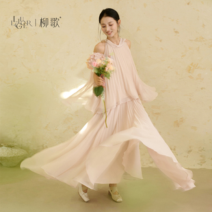 温柔气质套装 柳歌法式 度假风挂脖上衣百褶半身裙两件套女2026夏季