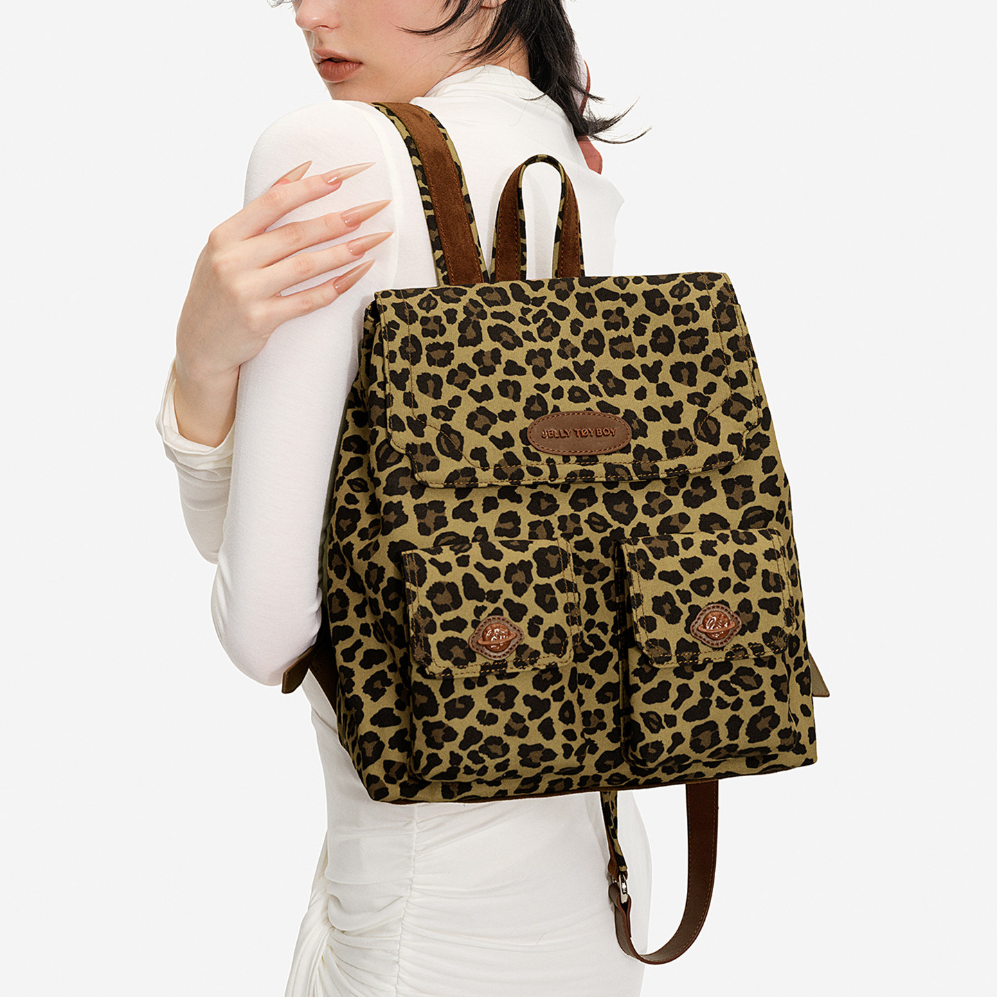 时尚豹纹背包个性有辨识度