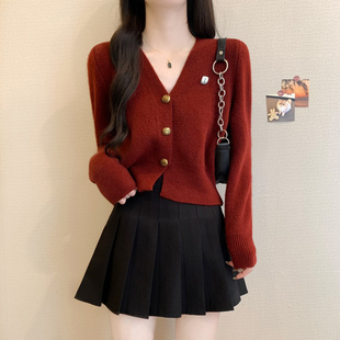 毛衣外套miu里蛇年上衣服 过年春装 安哥拉红V领针织开衫 女秋冬短款