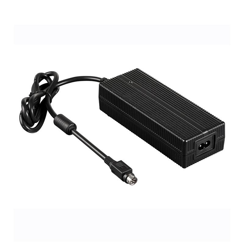 太阳能电源充电器12V10A冰箱车载节能适配器DC-DC大电池充电器