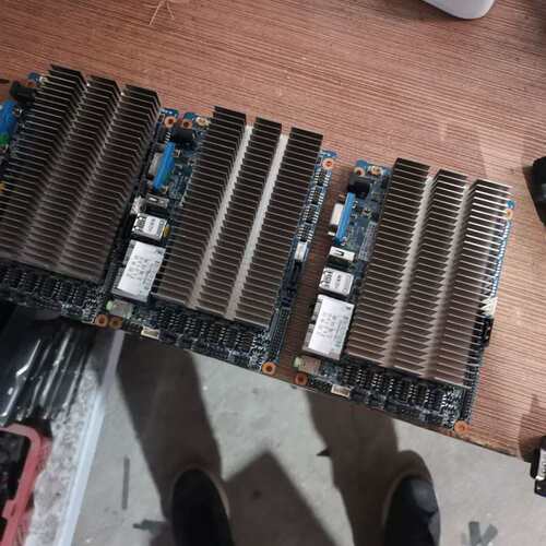 议价拆机，全新未使用过，4g内存，128固态，n2930处理器，可维修