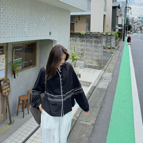 设计师原创立领撞色拼接小衫