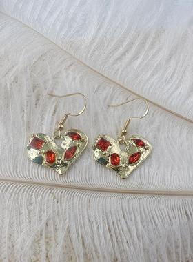 古风高级感耳环法式复古红色桃心耳坠时尚中古爱心耳钩【C151】