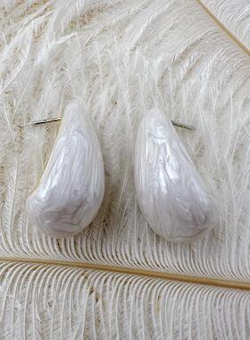 复古港风白色水滴耳环气质网红耳钉ins个性设计感耳坠【C201】