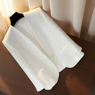 三醋酸缎面西装外套女2026春秋新款无领高级感小个子短款上衣白色