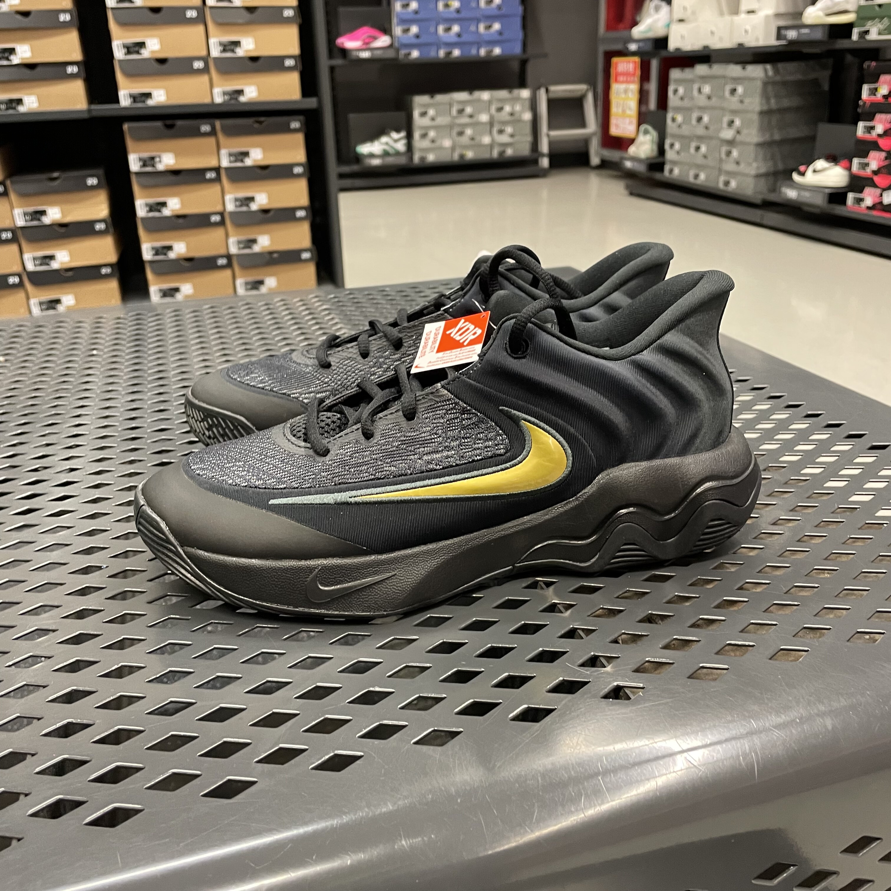 雪宁奥莱正品代购，耐克男子实战字母哥4代篮球鞋FQ3681-005