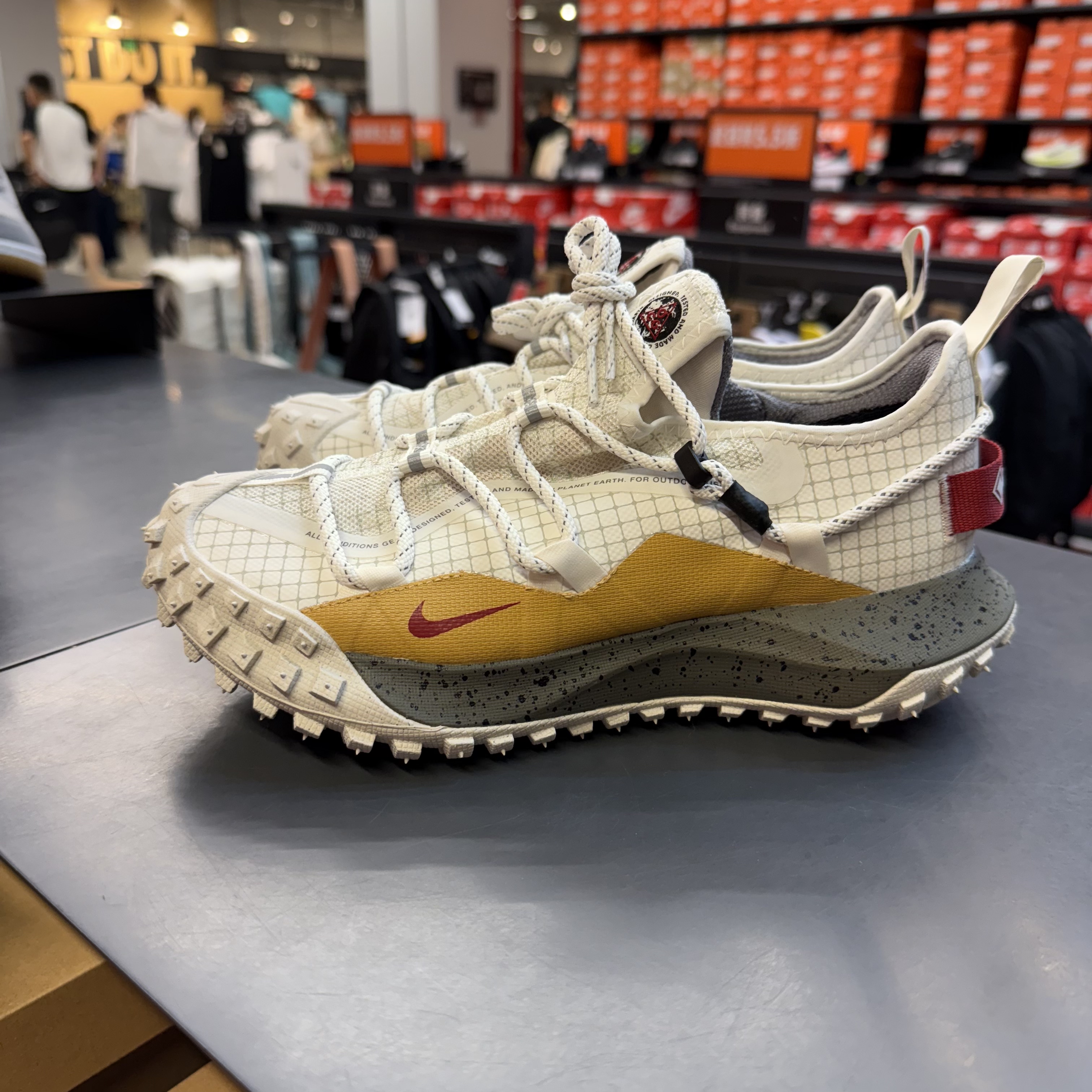 雪宁代购 耐克ACG Mountain Fly Low 机能防水跑鞋IQ9789-062
