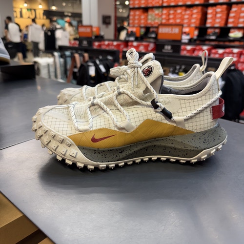 雪宁代购 耐克ACG Mountain Fly Low 机能防水跑鞋IQ9789-062