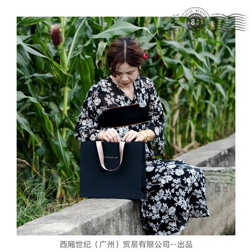 磨砂哑黑高级感礼品袋