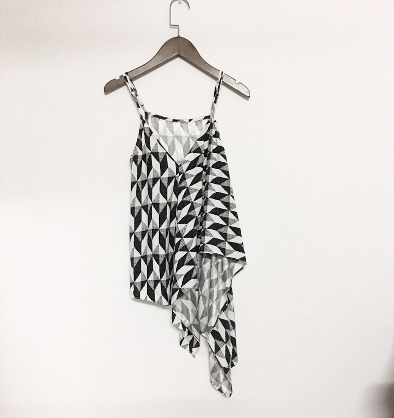 澳洲，sassbide家。吊带背心