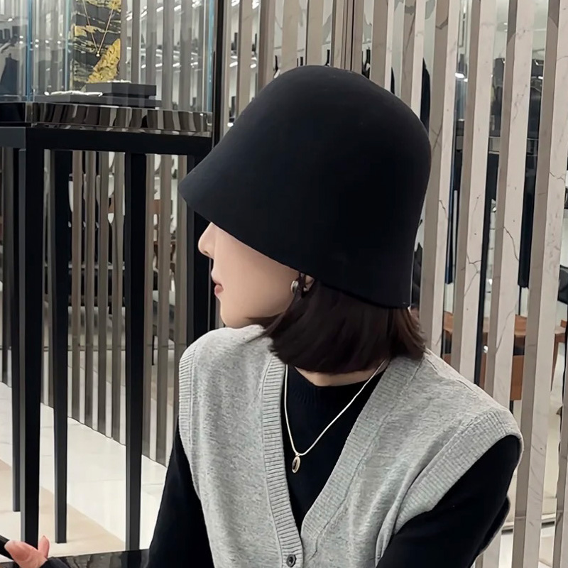 冬季高级感羊毛水桶帽女显脸小素颜遮脸大头围渔夫帽黑色网红盆帽