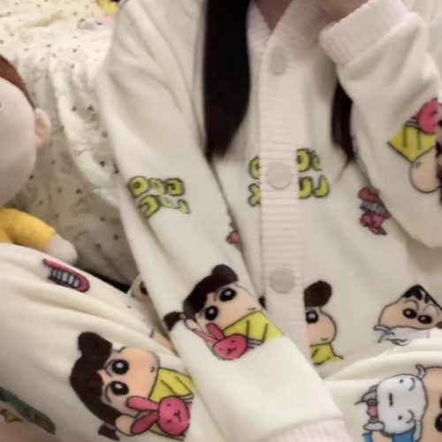 蜡笔小新睡衣卡通珊瑚绒女秋冬季