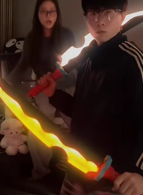 鬼灭之刃周边音之柱双刀光剑日轮刀炫酷发光喷雾儿童玩具生日礼物