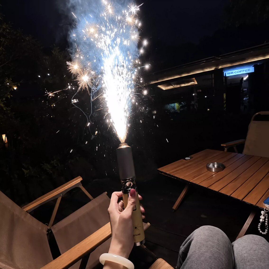 手持烟花棒跨年氛围道具求婚表白生日派对浪漫拍照出片吸睛神器