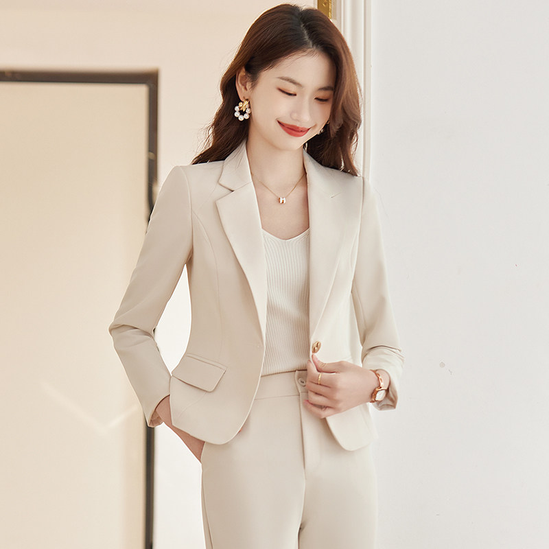 白色西装套装女2026新款高级感气质小个子职业装正装短款西服外套