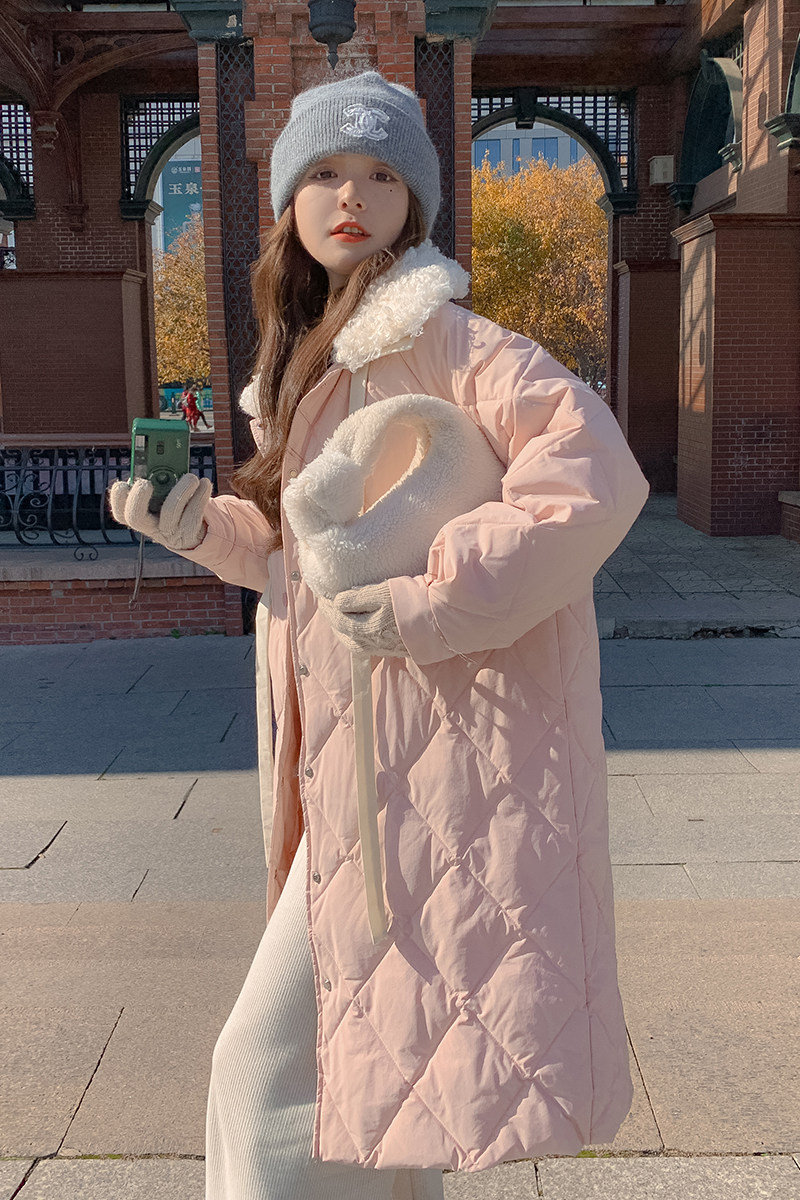 高级感超好看粉色短款菱形格轻薄羽绒服女冬2024年新款棒球服外套图片