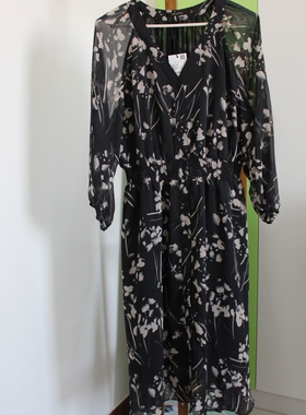 MECITY女夏季新款轻薄时尚印花收腰连衣裙大码宽松V领中腰雪纺裙