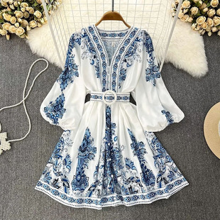 Bohemian printed dress春季女士时尚V领长袖波西米亚印花连衣裙