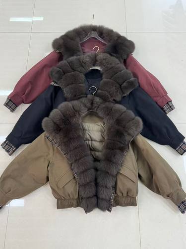欧洲站2025新款爆款休闲撞色狐狸毛领女短羽绒服外套时尚鸭绒外套