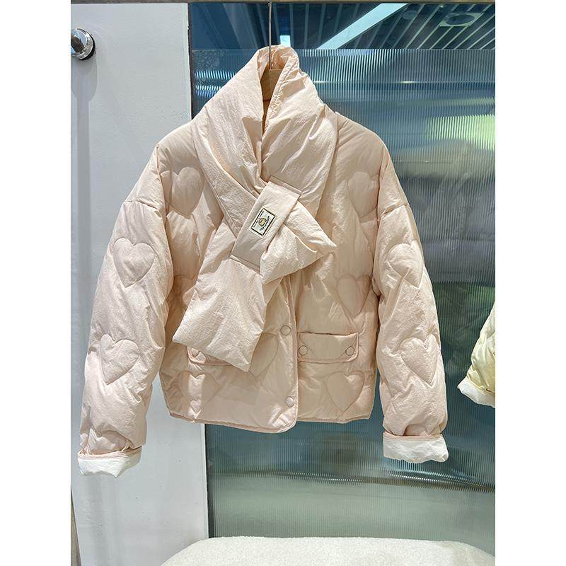 韩版小个子洋气90白鸭绒围巾式2024年冬季新款泡芙爱心羽绒服外套