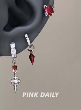 Pink Daily暗红色闪钻十字架直针钛钢耳环耳钉甜酷暗黑风耳坠耳饰