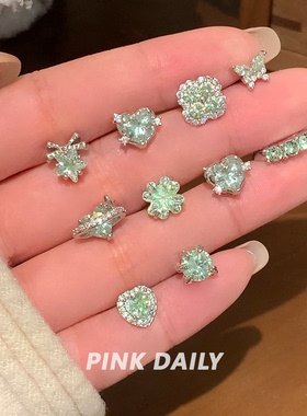 Pink Daily浅绿色爆闪蝴蝶锆石钛钢耳钉女春天独特漂亮耳骨钉耳饰