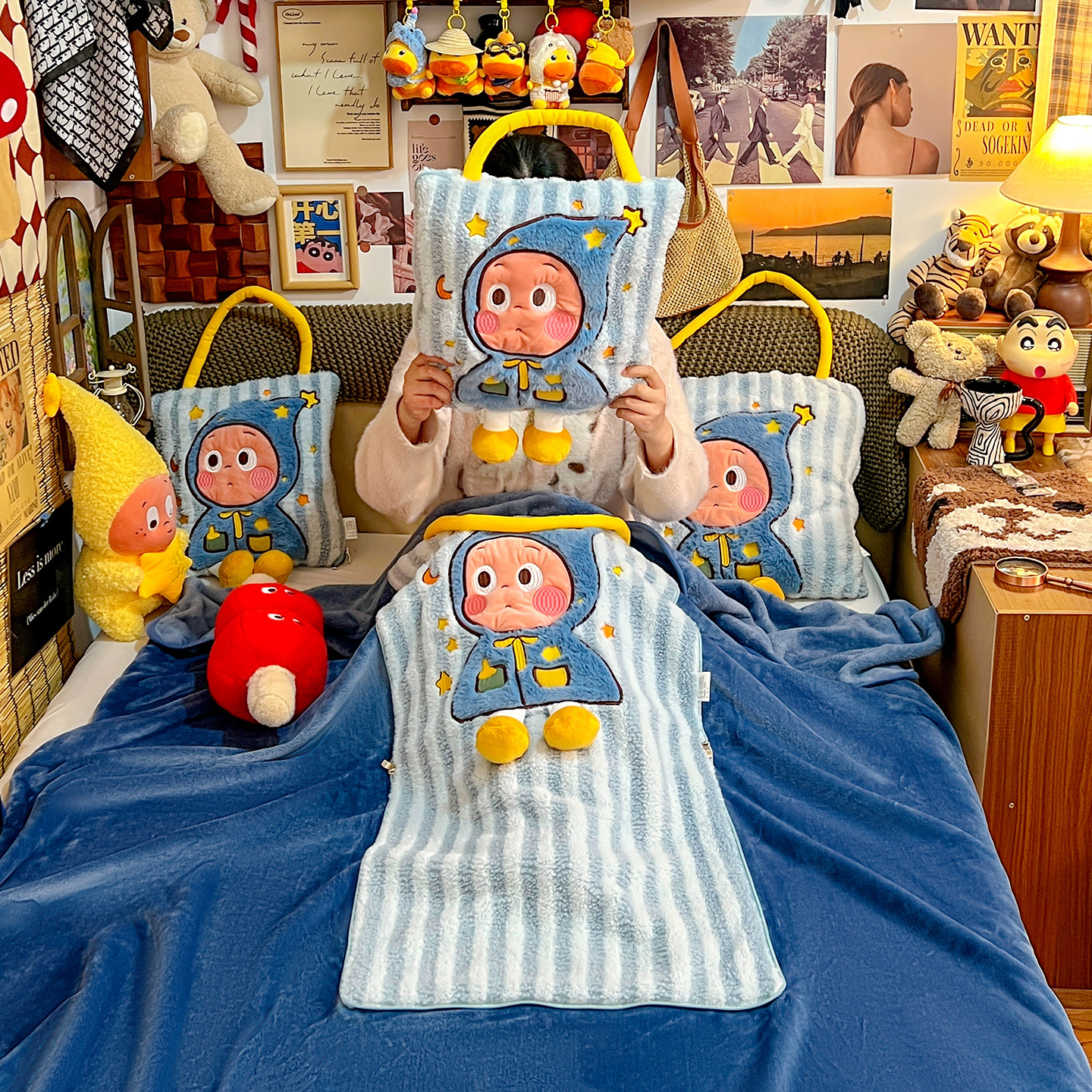 小星人抱枕毯子二合一薄款四季通用儿童幼儿园午休被车载办公室靠