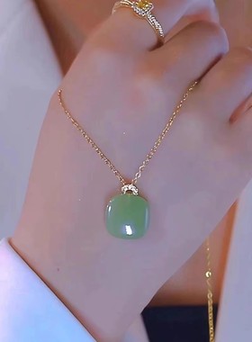 方糖项链钢轻奢无事牌锁骨链