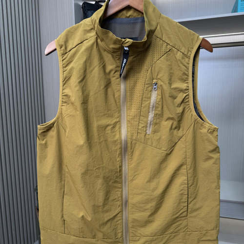 袅！重磅户外猛货！胸前+后背激光打孔！春夏新品机能马甲外套男