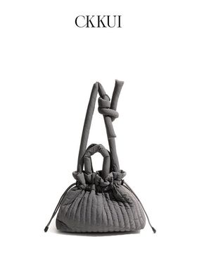 小CKKUI尼龙布抽绳斜挎包穿搭时尚双肩包夹棉单肩托特包羽绒