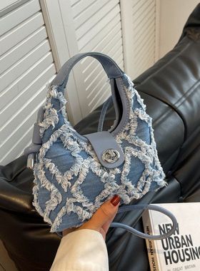 小众网红同款牛仔布包包女菱格流苏包百搭时尚单肩斜挎腋下包包女